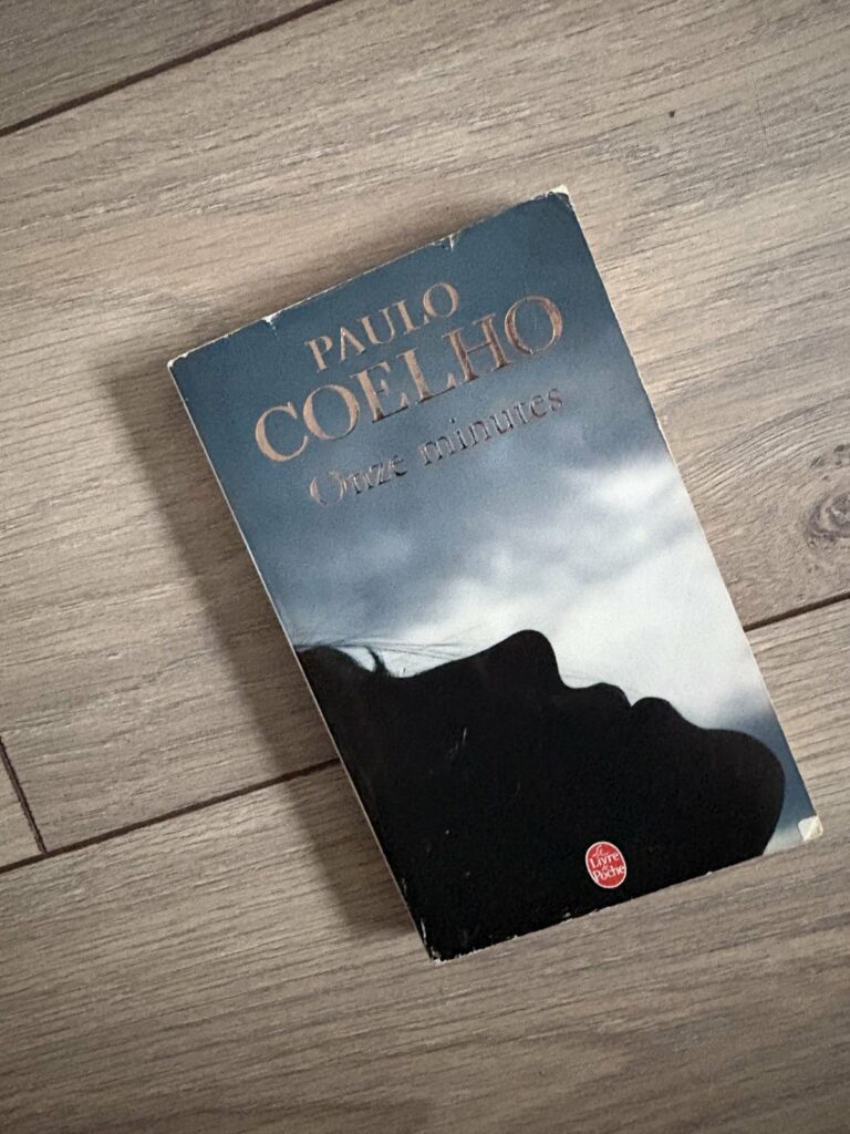 Le livre « Onze minutes » de Paulo Coelho, dans ma bibliothèque