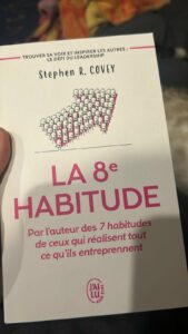 Le livre « La 8e habitude » de Stephen R. Covey, autre photo
