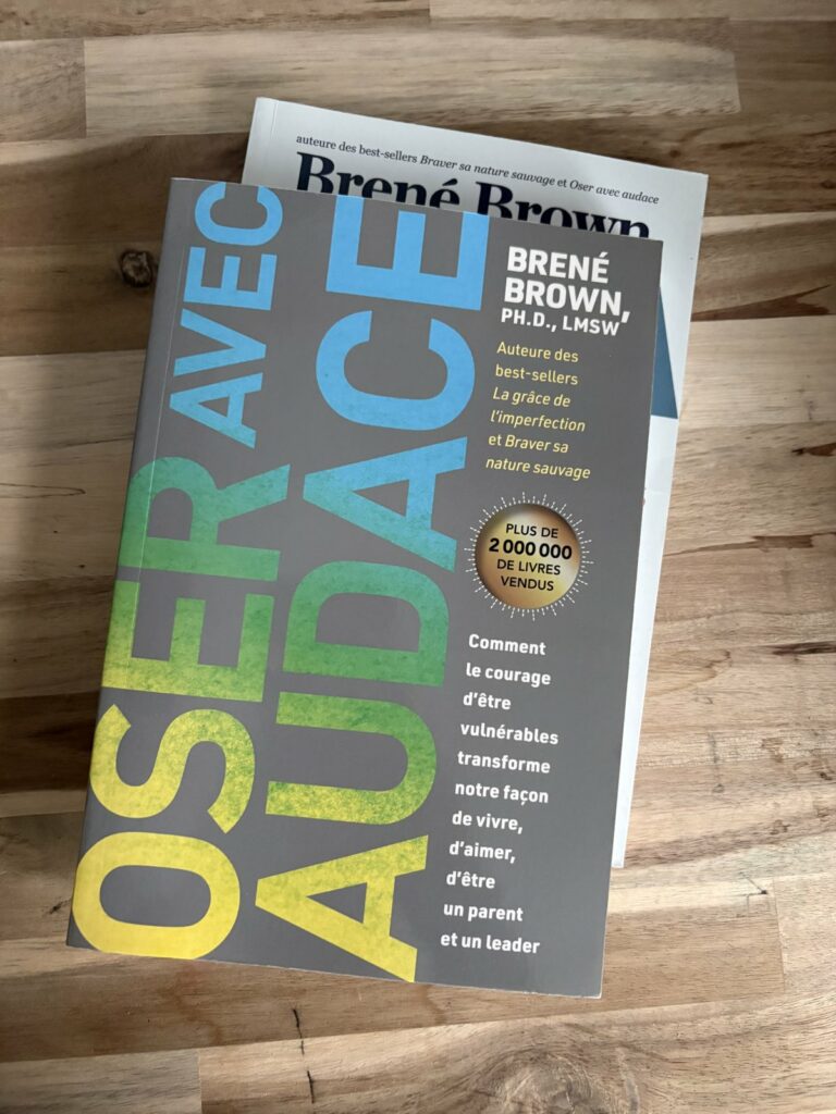 Le livre « Oser avec audace » de Brené Brown, dans ma bibliothèque