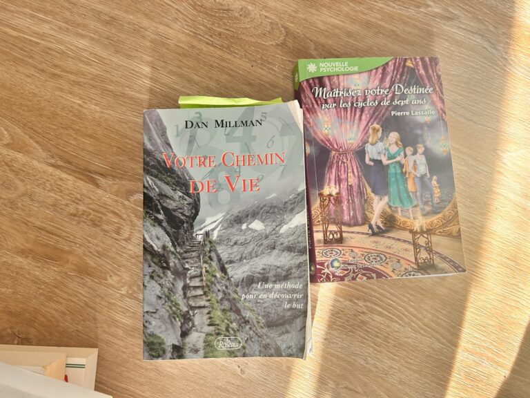 Les livres « Votre chemin de vie » de Dan Millman et « Maîtrisez votre destinée par les cycles de sept ans » de Pierre Lassalle