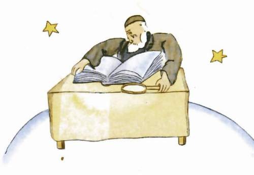 Le géographe penché sur son gros livre, une loupe à la main