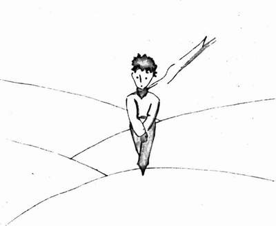 Le petit prince marche seul dans le désert
